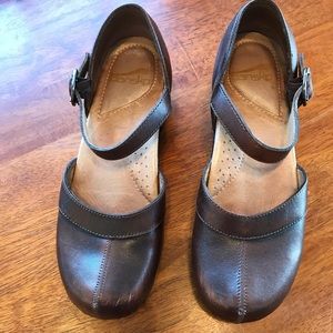 Dansko brown leather Mary Janes 39/ 8.5